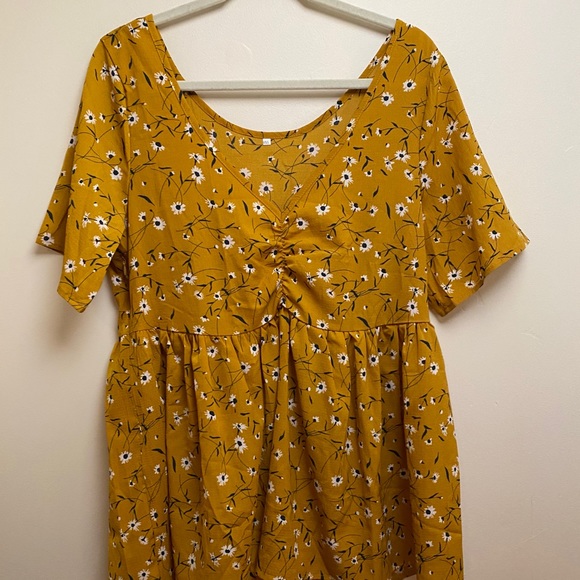 Yellow top - Picture 1 of 3